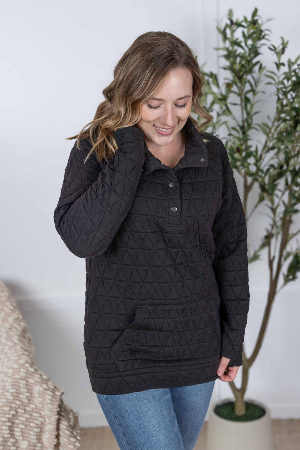 Geometric Button Snap Pullover - Black